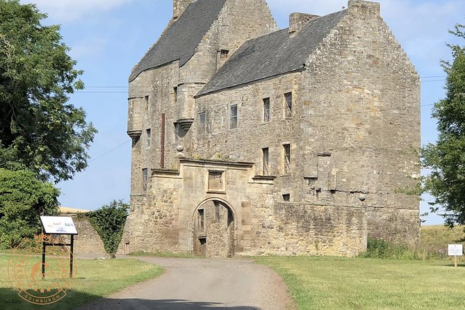 Outlander locations experience, Private Tour in a premium Minivan - Doune Castle, the tour’s big finale