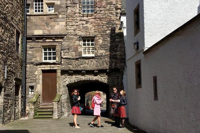 Outlander Walking Tour of Edinburgh's Old Town - Holyroodhouse and Bonnie Prince Charlie