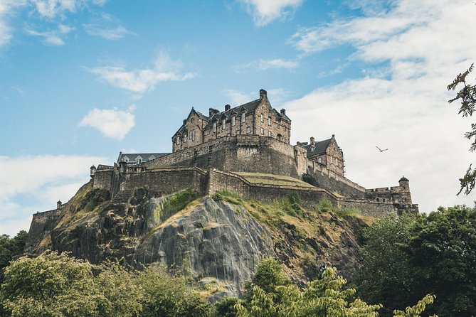 Private Edinburgh Tour for Families with a Local, 100% Personalized - A private start in central Edinburgh