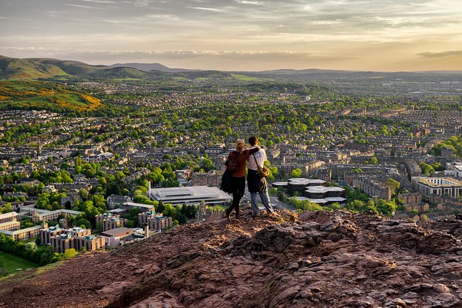 Private Edinburgh Tour for Families with a Local, 100% Personalized - Edinburgh Castle for the big historical hit