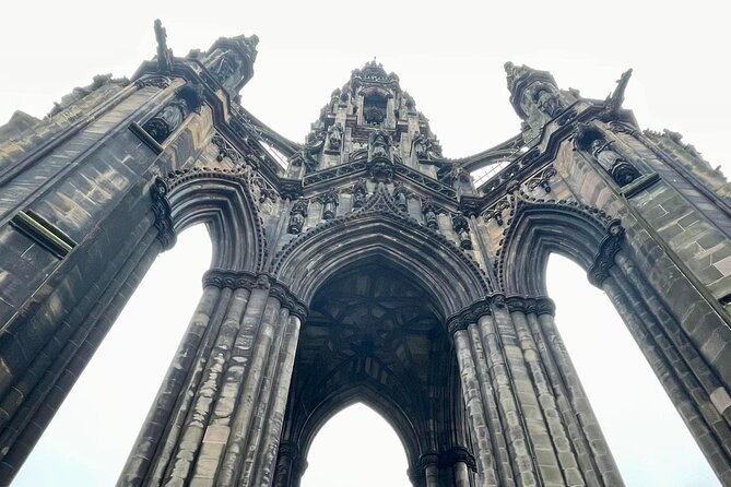 Private Executive Edinburgh Airport transfers to Edinburgh City - From the airport to Edinburgh’s medieval streets