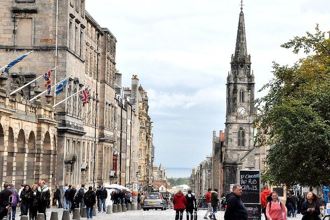 Private Full-Day Walking Tour in Edinburgh with Edinburgh Castle - From Waterloo Place to the Royal Mile