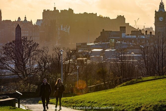 Private Full-Day Walking Tour in Edinburgh with Edinburgh Castle - John Knox House and the road to Holyrood