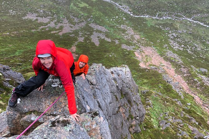 Private Guided Ridge Scrambling Experience in the Cairngorms - The Cairngorms approach takes about an hour