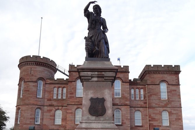 Private Inverness Walking Tour - Old High Kirk and the dark side of Culloden