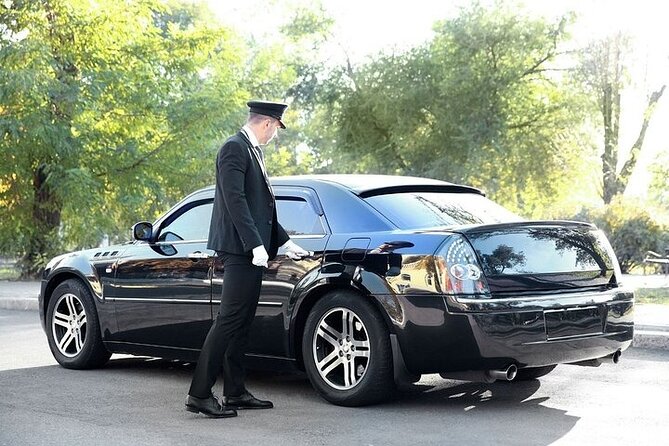 Private One way Transfer Edinburgh Airport to Edinburgh - Flight tracking and the 45-minute wait