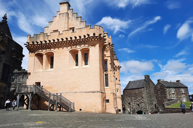 Private Stirling Day Guided Tour in the Premier Classic LEVC TXE - Why this Stirling day trip covers so much
