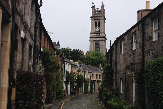 Private Walk: Edinburgh Old Town and New Town - Churchyards, Castle Rock, and the medieval Old Town
