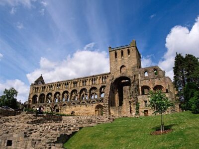 Rosslyn Chapel and Hadrian’s Wall Small Group Tour from Edinburgh