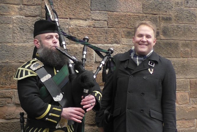 Royal Mile and Old Town Walking Tour - Milne’s Court and James Court: Old Town life at close range
