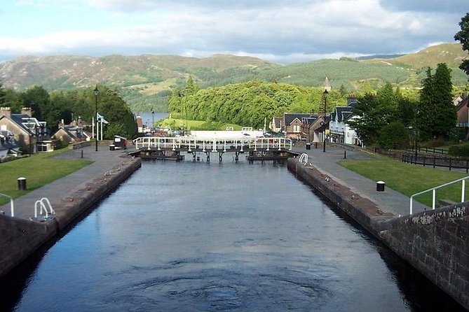 Scottish Highland Day Tour from Glasgow - A short pause in Pitlochry