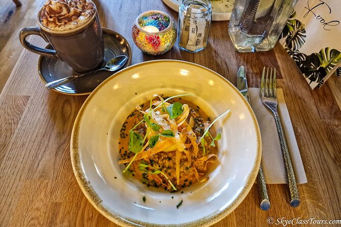 Tailored Premium Edinburgh Food Tour with Highest Quality Dishes - How much walking and waiting should you expect?