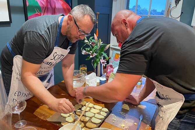 Traditional Scottish Cooking Class & Dinner with Edinburgh Local - Entering Nell’s Georgian New Town home