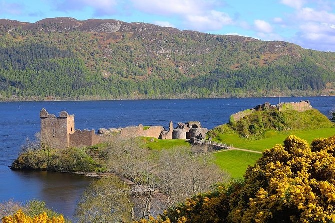 Ultimate Loch Ness Outlander Group Tour - Why the early start matters at Urquhart Castle