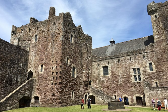 Ultimate Outlander Day Tour - Blackness Castle: the Fort William setting