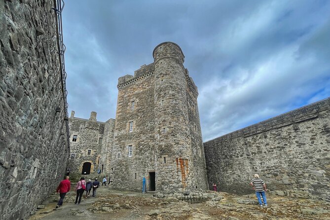 Ultimate Outlander Day Tour - Culross: a village used across several seasons