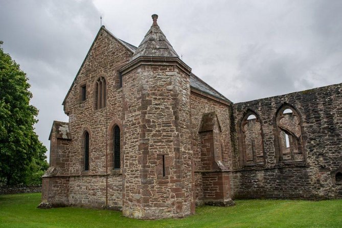 Urquhart Castle, Culloden, Clava Cairns, Loch Ness - Inverness gives you town time, with one important caveat