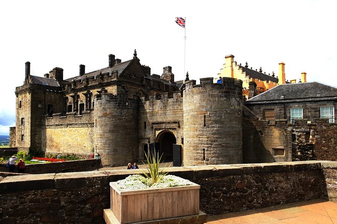 Wallace monument, Stirling Castle, Linlithgow Palace Private Tour - Stirling Castle: allow the biggest block of time