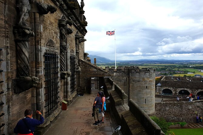 Wallace monument, Stirling Castle, Linlithgow Palace Private Tour - Transport, walking, and the pace of the day